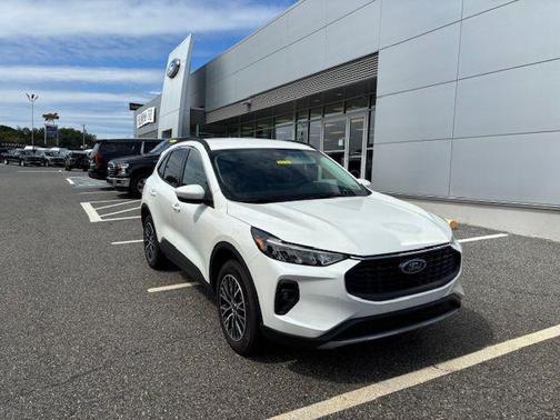 2024 Ford Escape PHEV SE