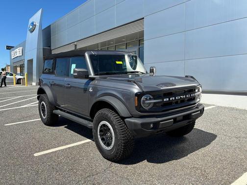 2024 Ford Bronco Outer Banks