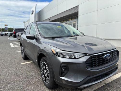 2024 Ford Escape PHEV SE