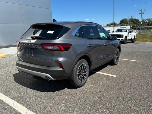 2024 Ford Escape PHEV SE
