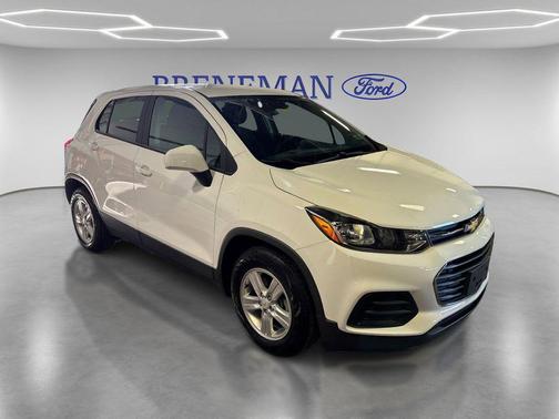 Summit White 2020 Chevrolet Trax LS