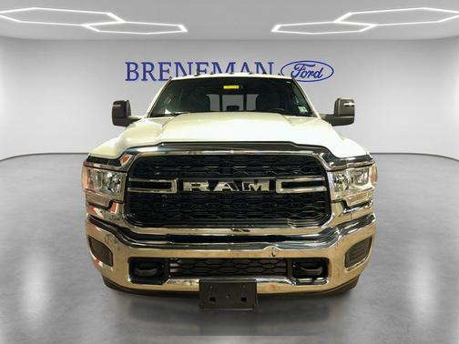 2024 RAM 3500 Tradesman Crew Cab 4x4 6'4' Box