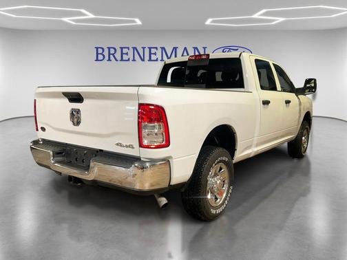 Bright White Clearcoat 2024 RAM 3500 Tradesman Crew Cab 4x4 6'4' Box