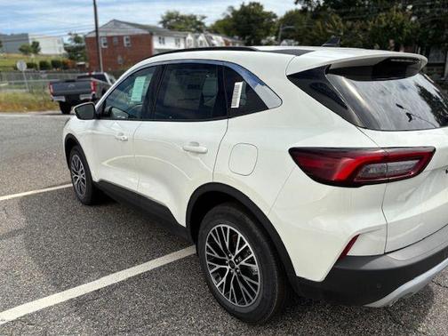 2024 Ford Escape PHEV SE