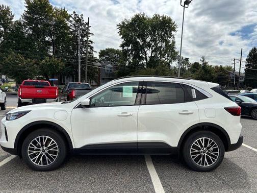 2024 Ford Escape PHEV SE