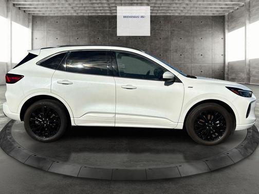 2023 Ford Escape ST-Line Elite
