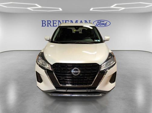 2022 Nissan Kicks SV