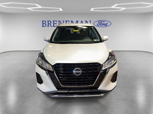 2022 Nissan Kicks SV