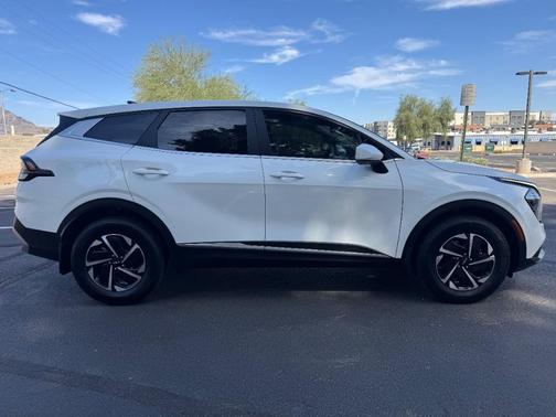 2023 Kia Sportage Hybrid LX
