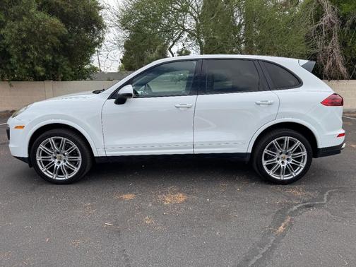 2018 Porsche Cayenne Platinum Edition