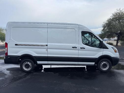 2019 Ford Transit-250 148 WB Medium Roof Cargo
