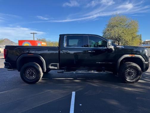 2024 GMC Sierra 2500 Denali