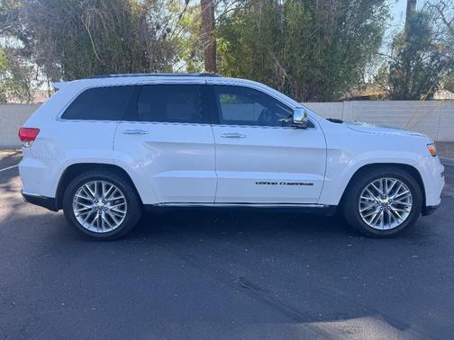2017 Jeep Grand Cherokee Summit