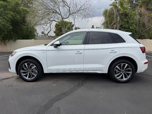 2023 Audi Q5 45 S line Premium Plus
