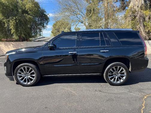 2020 Cadillac Escalade Premium Luxury