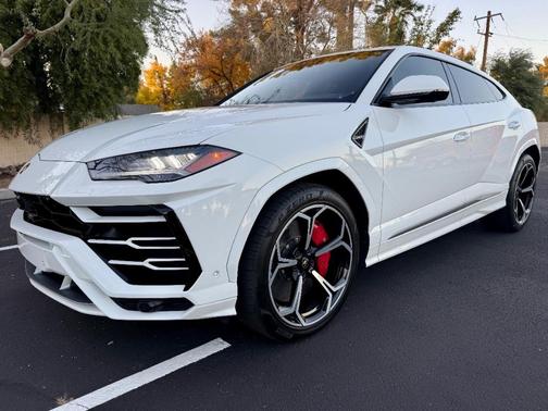 2019 Lamborghini Urus Base