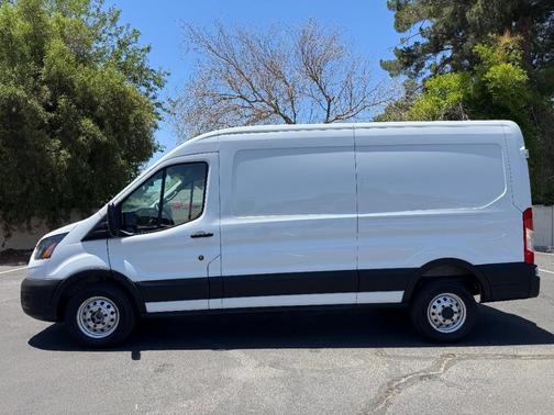 2025 Ford Transit-250 148 WB Medium Roof Cargo