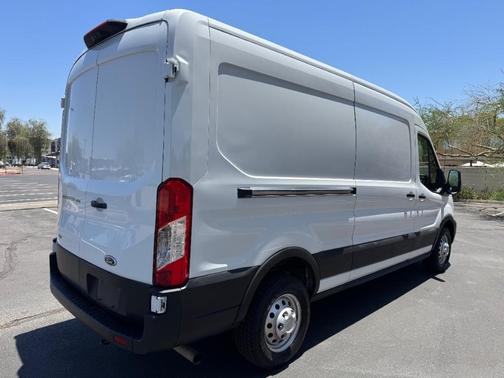 2025 Ford Transit-250 148 WB Medium Roof Cargo