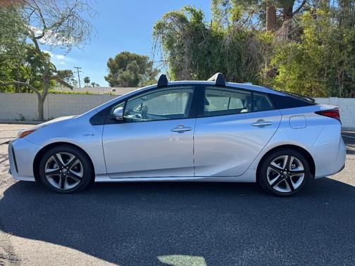 2021 Toyota Prius XLE