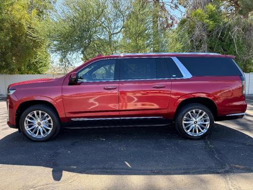 2022 Cadillac Escalade ESV Premium Luxury