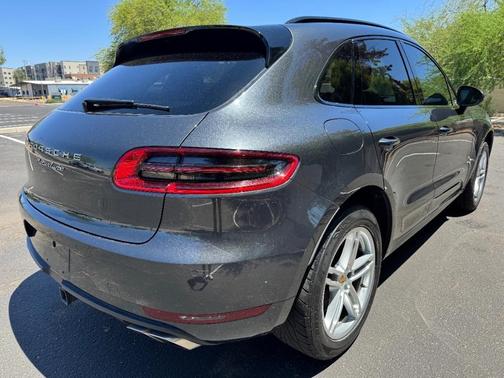 2018 Porsche Macan Turbo