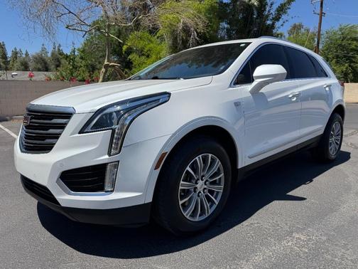 Crystal White Tri-Coat 2018 Cadillac XT5 Luxury
