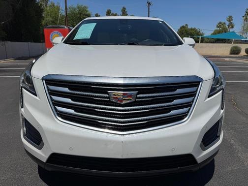 Crystal White Tri-Coat 2018 Cadillac XT5 Luxury