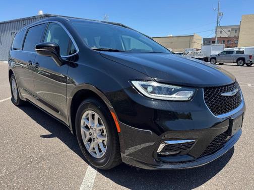 2024 Chrysler Pacifica Touring-L