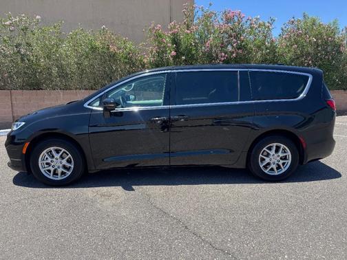 2024 Chrysler Pacifica Touring-L