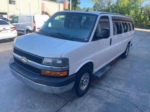 Summit White 2014 Chevrolet Express 3500 LT