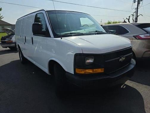 Summit White 2014 Chevrolet Express 2500 Work Van