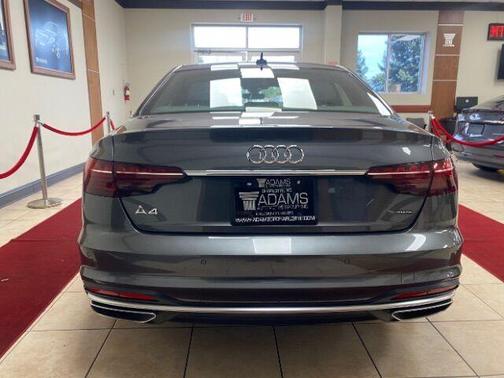 2022 Audi A4 45 S line quattro Premium