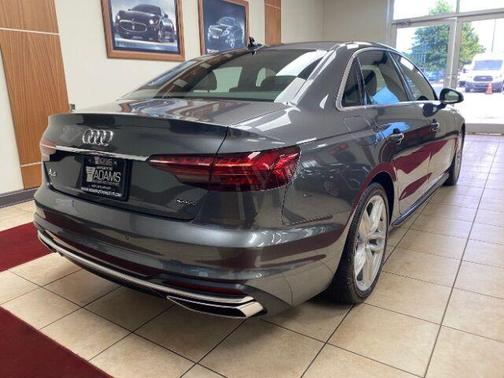 2022 Audi A4 45 S line quattro Premium