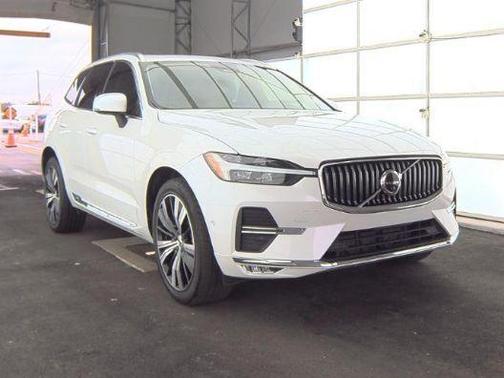 2023 Volvo XC60 B5 Plus Bright Theme