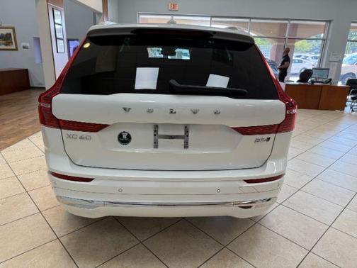 2023 Volvo XC60 B5 Plus Bright Theme