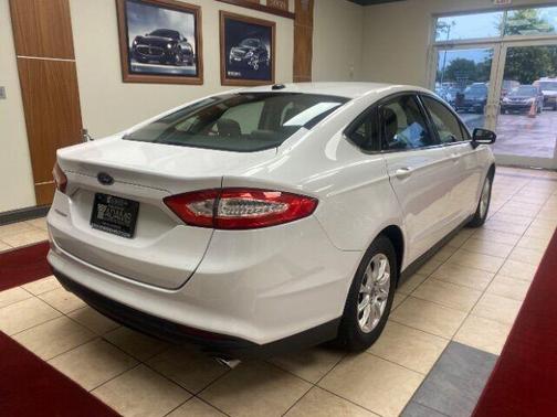2016 Ford Fusion S