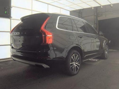 Onyx Black Metallic 2020 Volvo XC90 T5 Momentum 7 Passenger