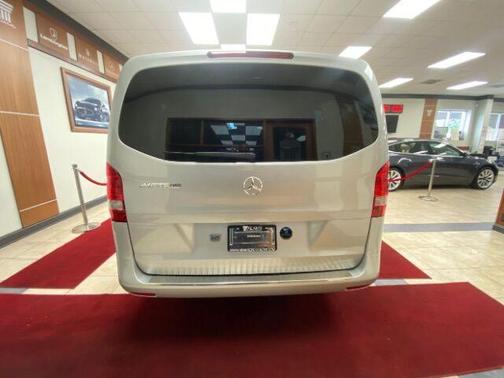2016 Mercedes-Benz Metris Base