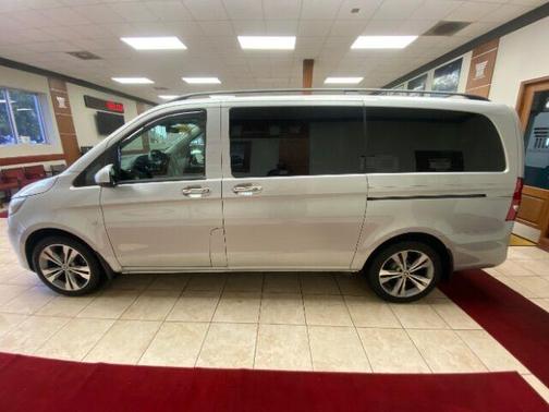 2016 Mercedes-Benz Metris Base