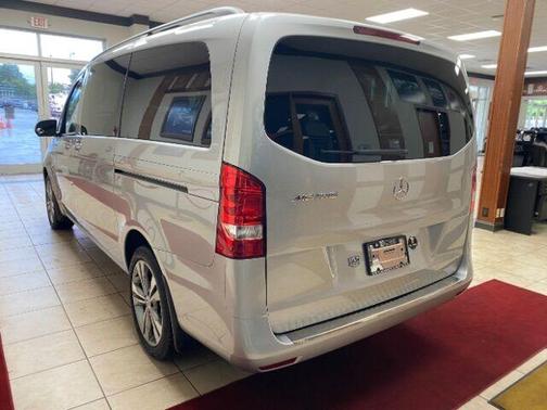 2016 Mercedes-Benz Metris Base