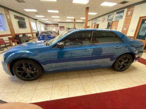 2021 Chrysler 300 Touring