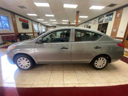 2012 Nissan Versa 1.6 S