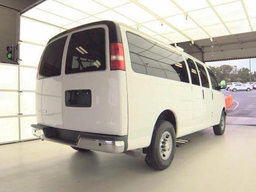 2017 Chevrolet Express 3500 LT