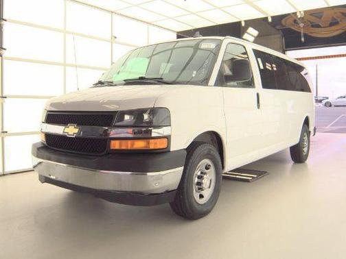 2017 Chevrolet Express 3500 LT