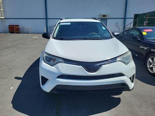 Super White 2018 Toyota RAV4 LE