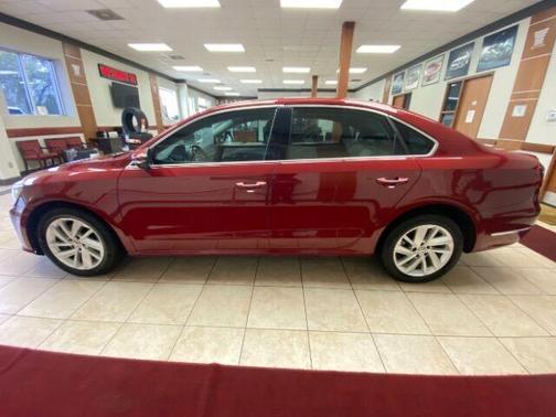 Fortana Red Metallic 2018 Volkswagen Passat 2.0T SE