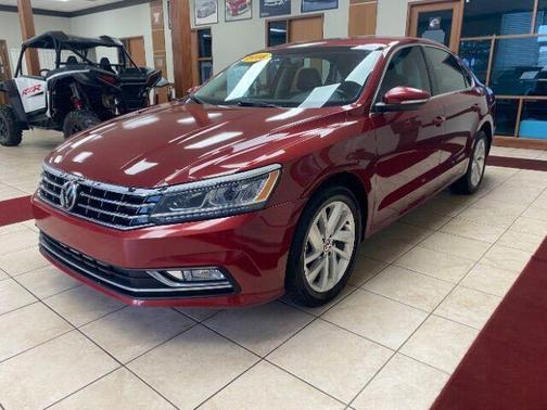 Fortana Red Metallic 2018 Volkswagen Passat 2.0T SE
