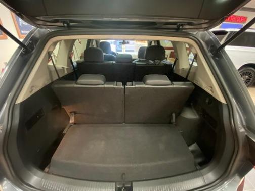 Platinum Gray Metallic 2021 Volkswagen Tiguan 2.0T SE