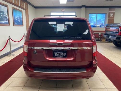 2011 Chrysler Town & Country Touring-L