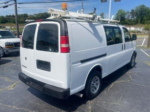 Summit White 2009 Chevrolet Express 1500 Cargo